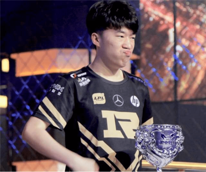 双重挑战的 双重挑战的